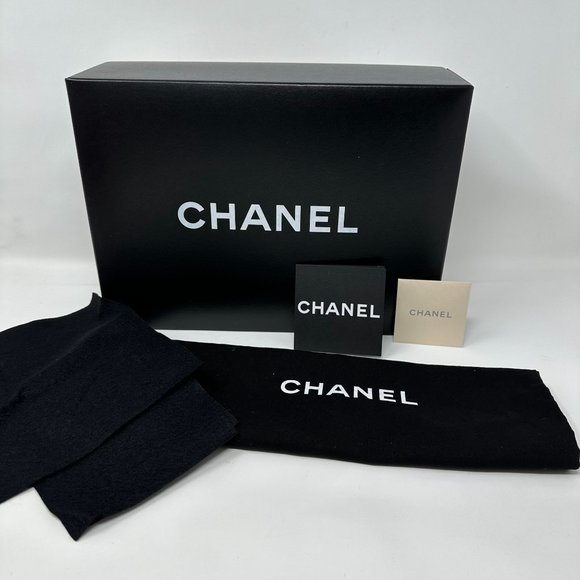 CHANEL Cherry Red Patent Leather Medium Classic Double Flap SHW - Picture 12 of 12